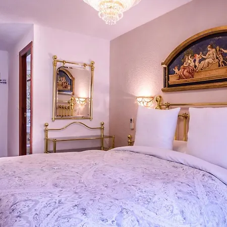 Hotel Casa De Reyes 2*
