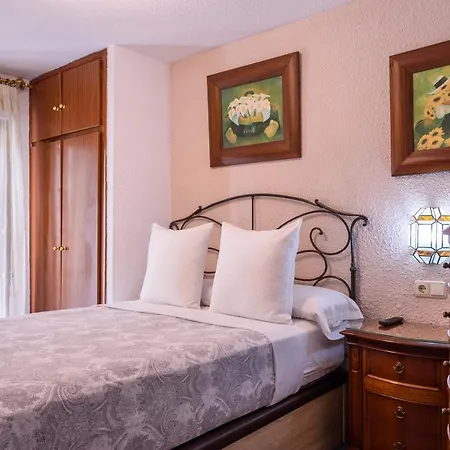 Casa De Reyes Hotel 2*