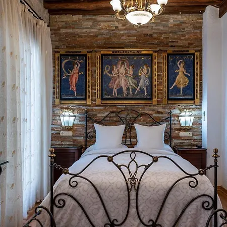 Hotel Casa De Reyes 2*