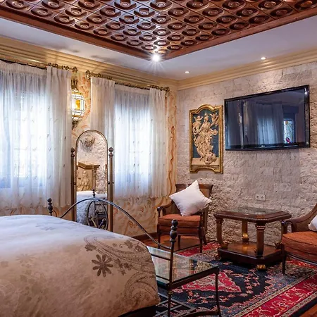 Hotel Casa De Reyes 2*