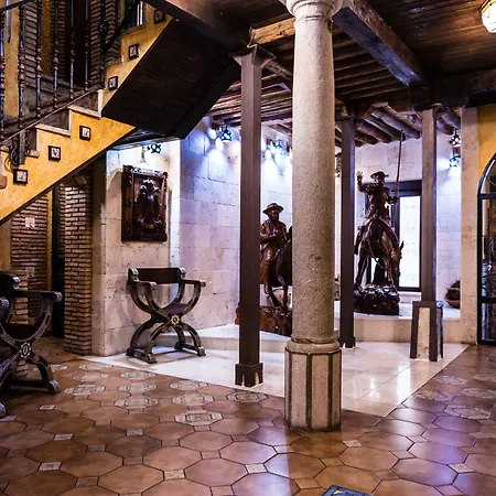 Casa De Reyes מלון