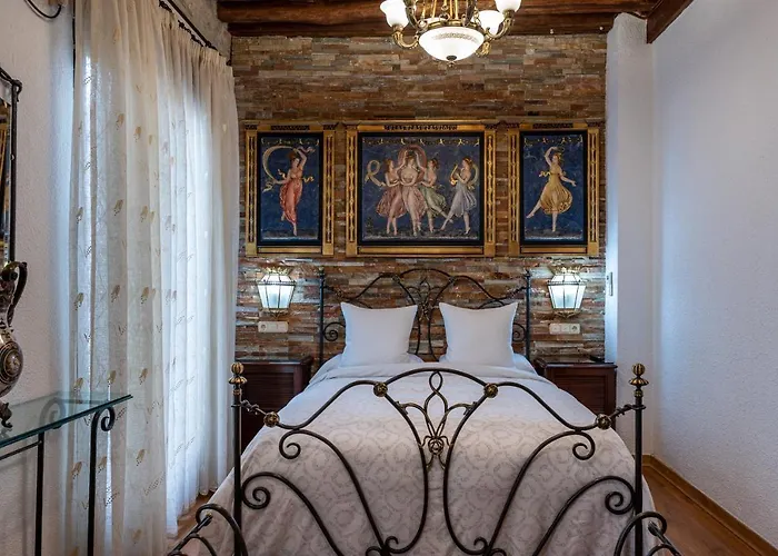 Hotel Casa De Reyes 2*