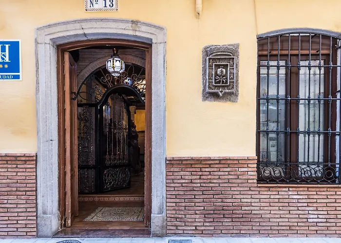 Hotel Casa De Reyes 2*