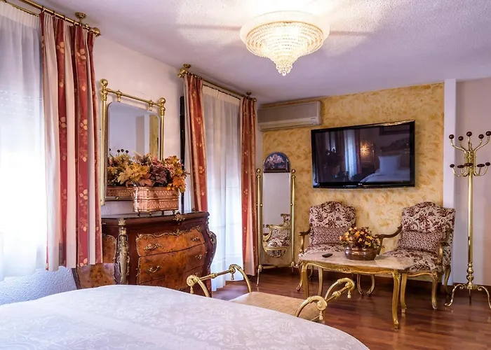 Hotel Casa De Reyes 2*