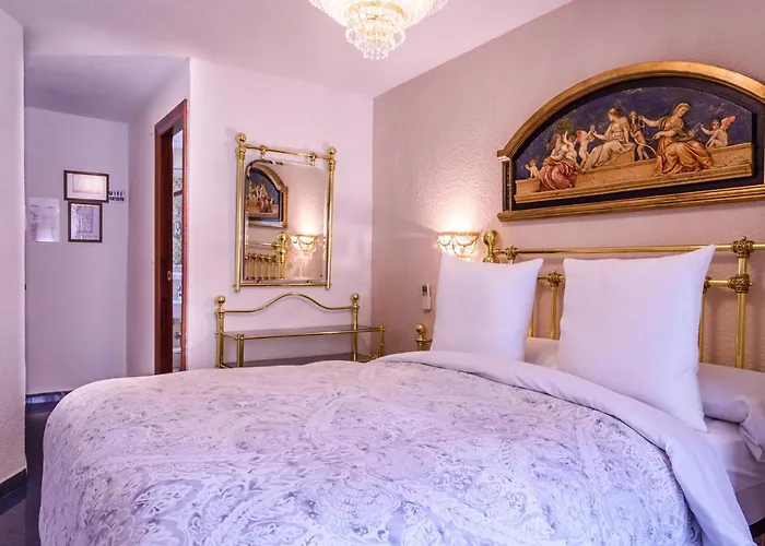 Hotel Casa De Reyes 2*