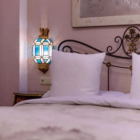 Casa De Reyes Hotel 2*
